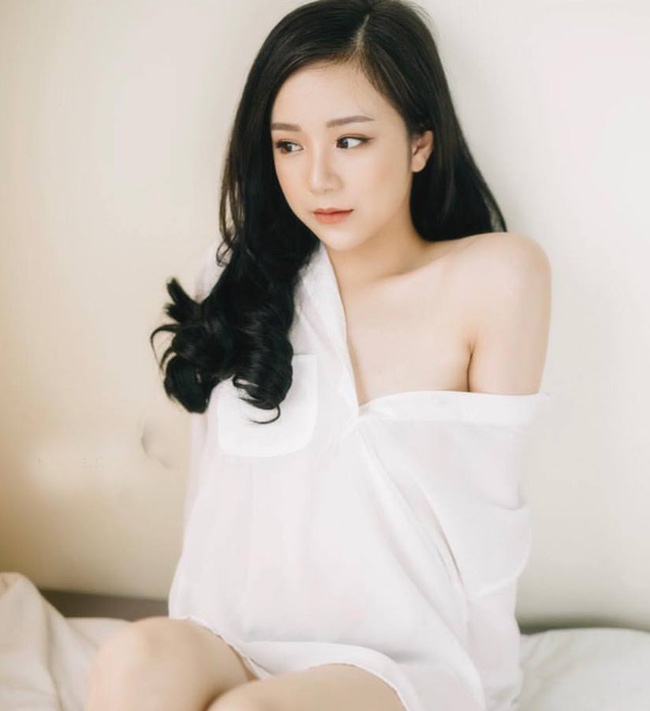 Những lần đăng ảnh khiến fan sốt xình xịch của hot girl ngủ gật